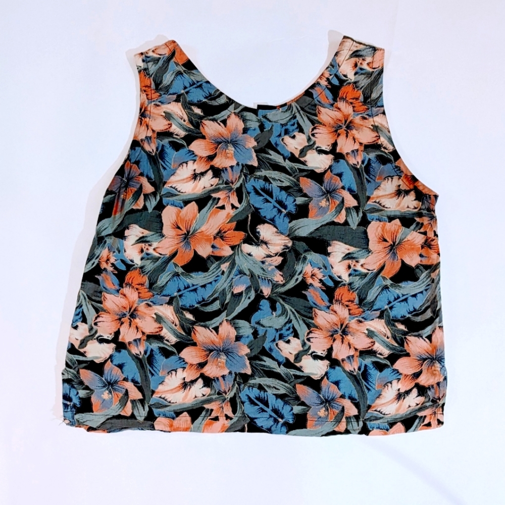 Floral patterned flowy tank top